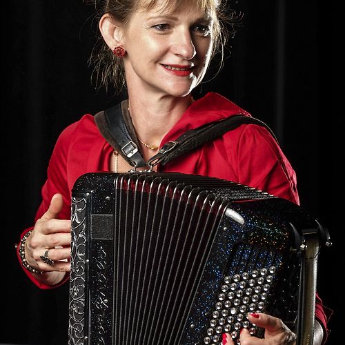 Véronique Rénier, Accordéoniste en Ile de France